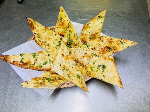 Frisch gebackenes Naan aus der Küche des Mumtaz Mahal